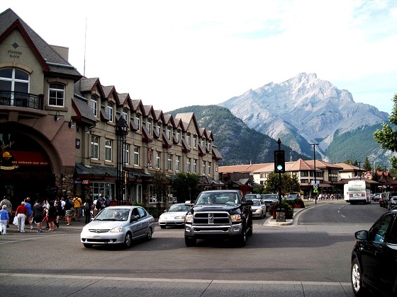 Banff-Bunff Ave and Cascade Mountain