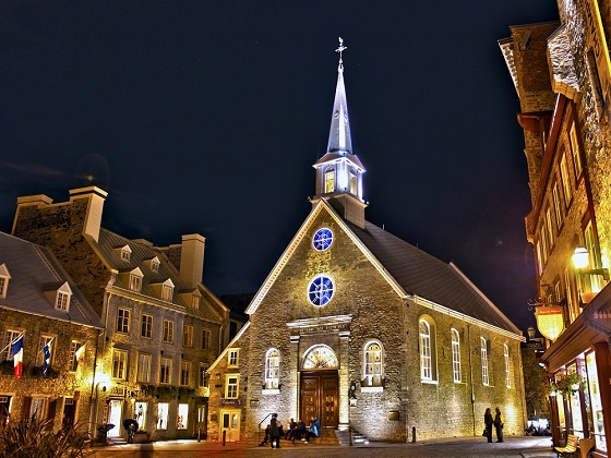 Quebec-Notre-Dame-des-Victoires, Place-Royale