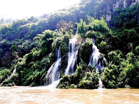 Guilin-Li river-Waterfall