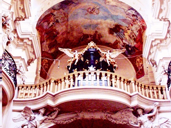 Prague-St. nicholas Church organ