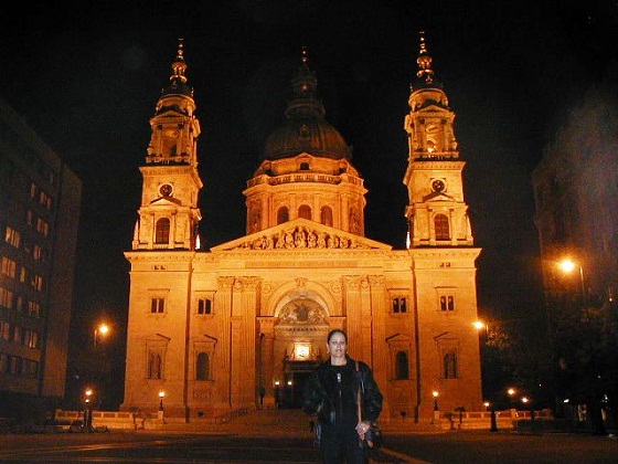Budapest-St. Stephen Basilica at night